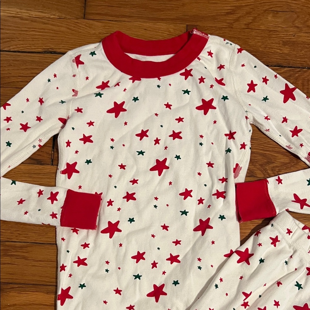 Hanna Andersson Red Star Pajama Set